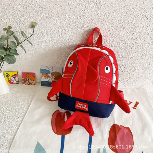 Sac à dos Enfants Design Requin Mignon Bleu Nuit – حقيبة أطفال برسوم القرش - Image 4
